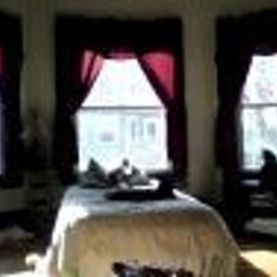 Profile Picture of Lourie Dunton (@Stephen_bSm) on Twitter