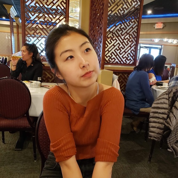 Profile Picture of Stella Kwon (@stellaskwon) on Poshmark