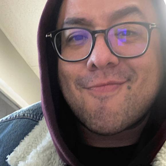 Profile Picture of Andrew Cerna (@andrewcerna) on Poshmark