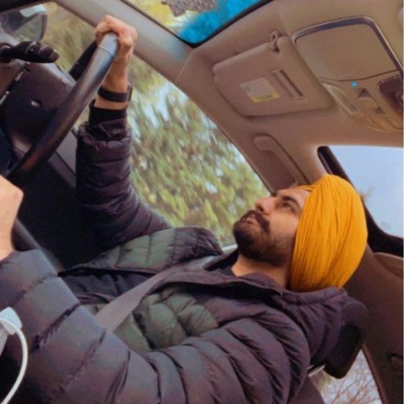 Profile Picture of Sarjit Singh (@sarjitsingh95) on Poshmark