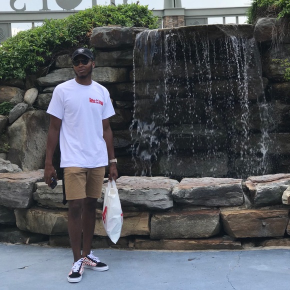 Profile Picture of Braxton Abrams (@abramsbraxton) on Poshmark