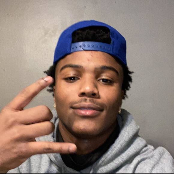 Profile Picture of Seth Wisby (@sethwisby) on Poshmark