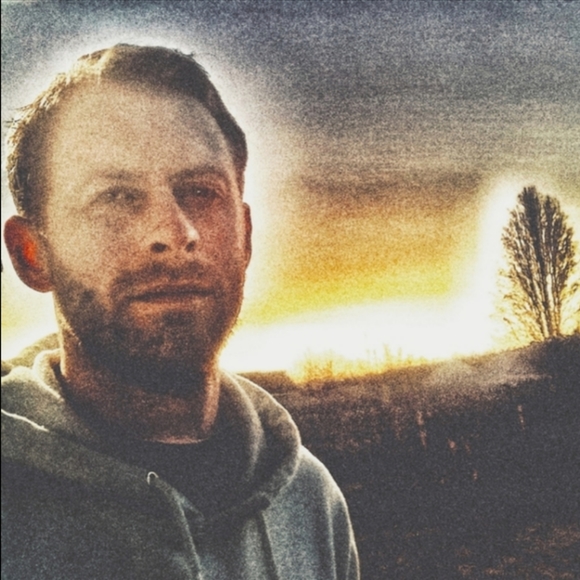 Profile Picture of Alexander Hahn (@ahahn33) on Poshmark