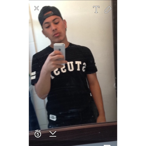 Profile Picture of Baldemar Morales (@baldemar1) on Poshmark