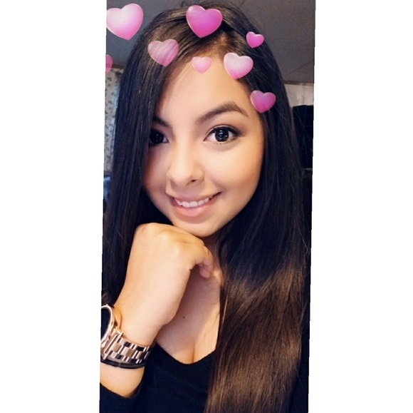 Profile Picture of Ruby Villegas (@vv_rubyy) on Poshmark