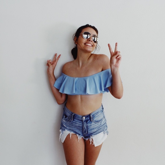 Profile Picture of Hannah Lippold (@hannahglippold) on Poshmark