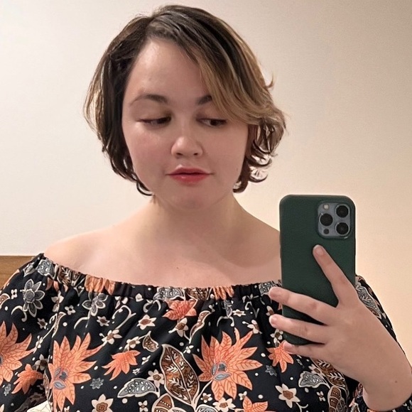 Emilija Doneva - Poshmark Profile Picture of Emilija Doneva (@emcesemce) on Poshmark