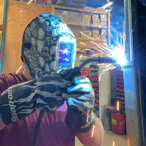 Profile Picture of Kevin Oleynik (@kao4757) on Poshmark