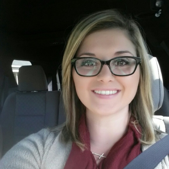 Profile Picture of Rebecca Gillentine (@rebeccag15) on Poshmark