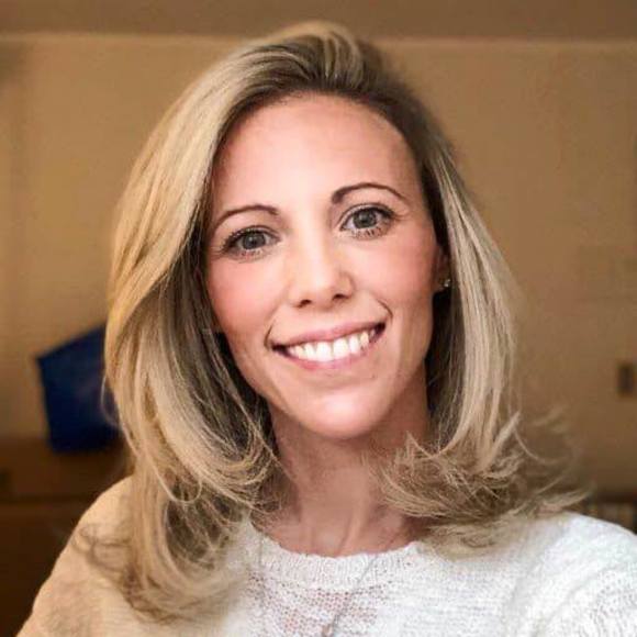 Profile Picture of Jennifer Kepnes (@jennifer02445) on Poshmark