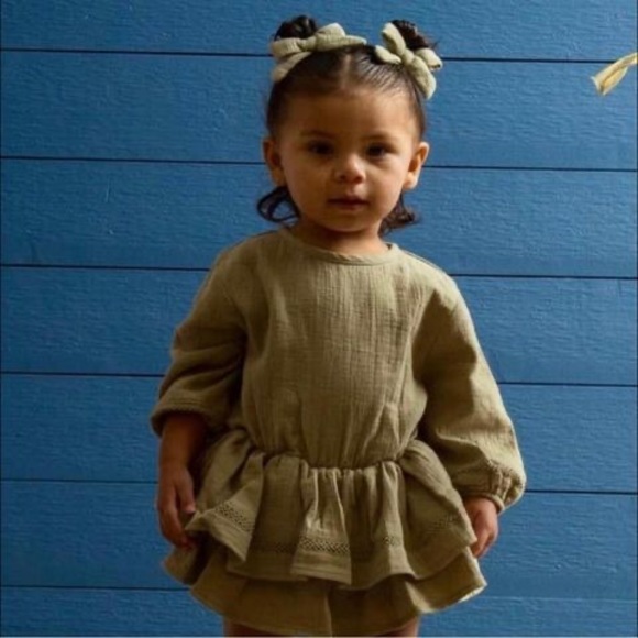 Profile Picture of Paulina Uribe (@palalina30) on Poshmark