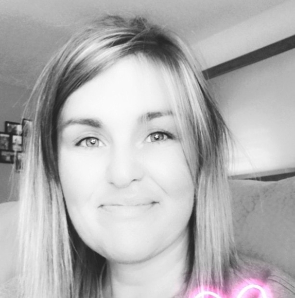 Profile Picture of Michelle Gallaway (@81chelle) on Poshmark