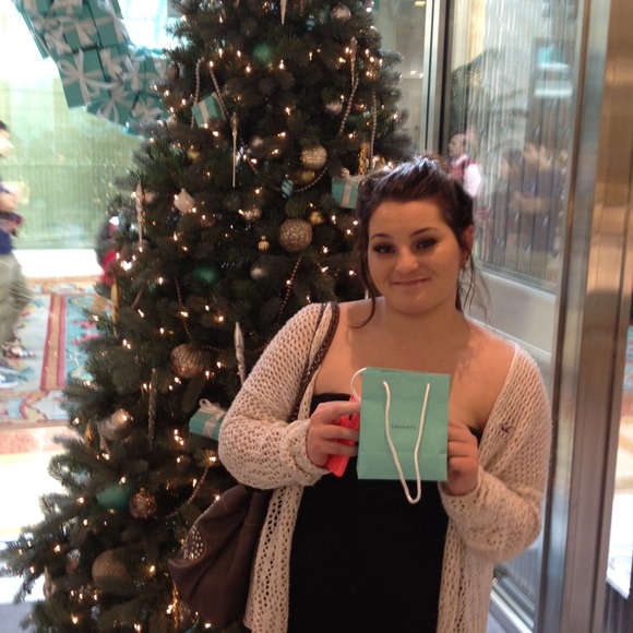 Profile Picture of Dazi Solarzano (@dazisolarr) on Poshmark