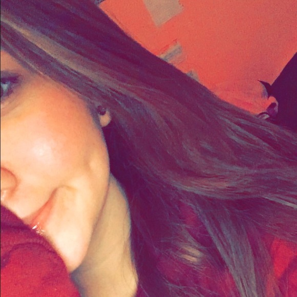 Profile Picture of Michaela King (@queenmucky) on Poshmark