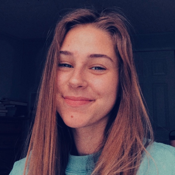 Profile Picture of Lillian Bennett (@lillybennett17) on Poshmark