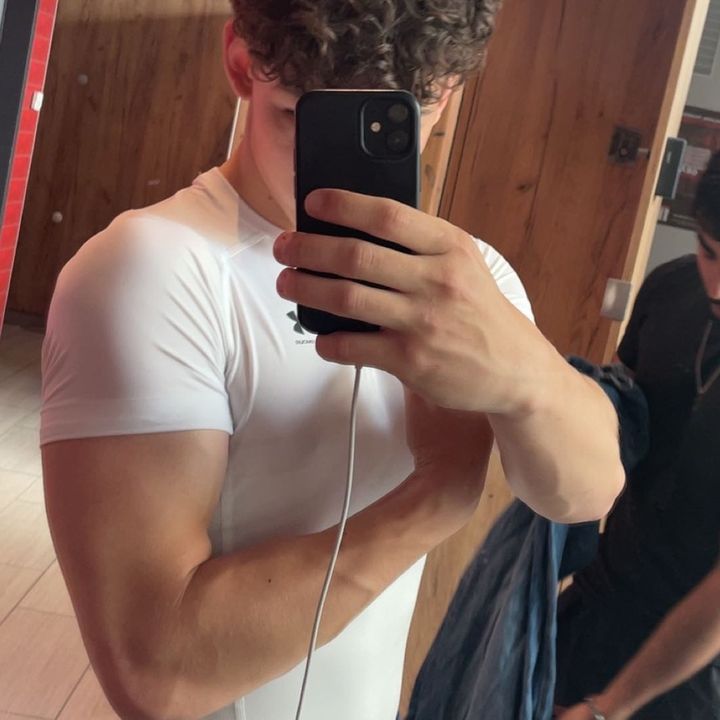 Profile Picture of andrè (@haikuwarp) on Tiktok