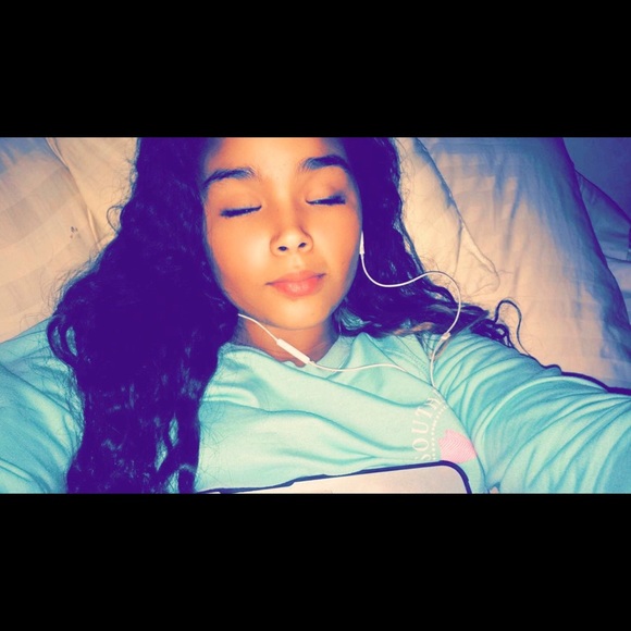 Alexis Kesterson - Poshmark Profile Picture of Alexis Kesterson (@alexis_k33) on Poshmark