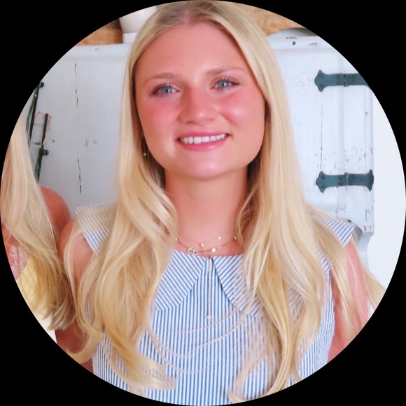 Profile Picture of Gracie Wilfong (@gracie_wilfong) on Poshmark