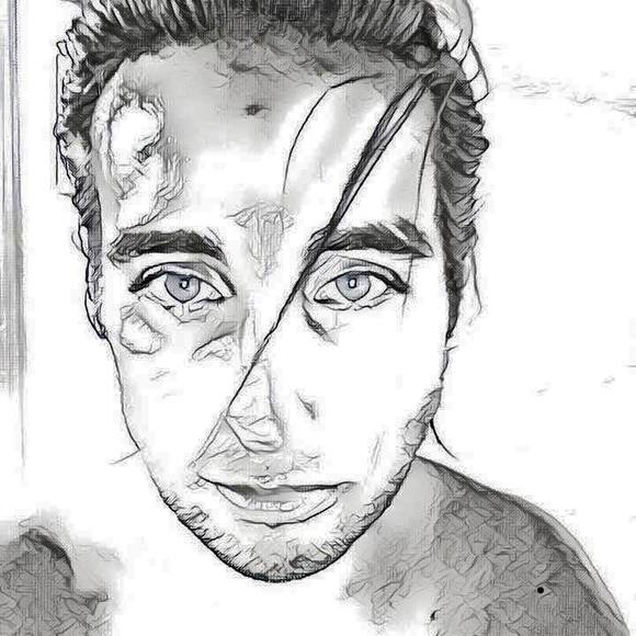 Profile Picture of Ryan Mattera (@closetelryan) on Poshmark