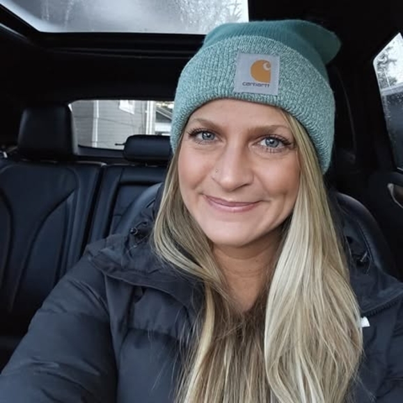 Profile Picture of Jessie Johnson (@jes2b) on Poshmark