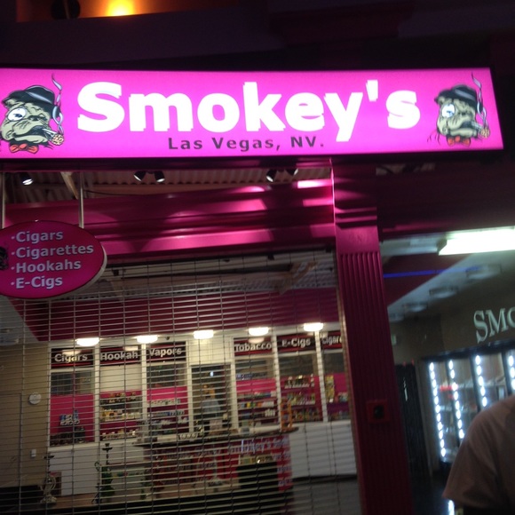 Profile Picture of Tosca Leon (@toscaleon) on Poshmark