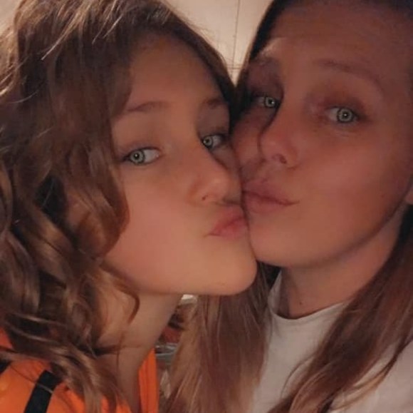 Kat Gradick - Poshmark Profile Picture of Kat Gradick (@hellokitty2625) on Poshmark