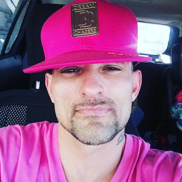 Profile Picture of Matthew Thompson (@matthew112075) on Poshmark