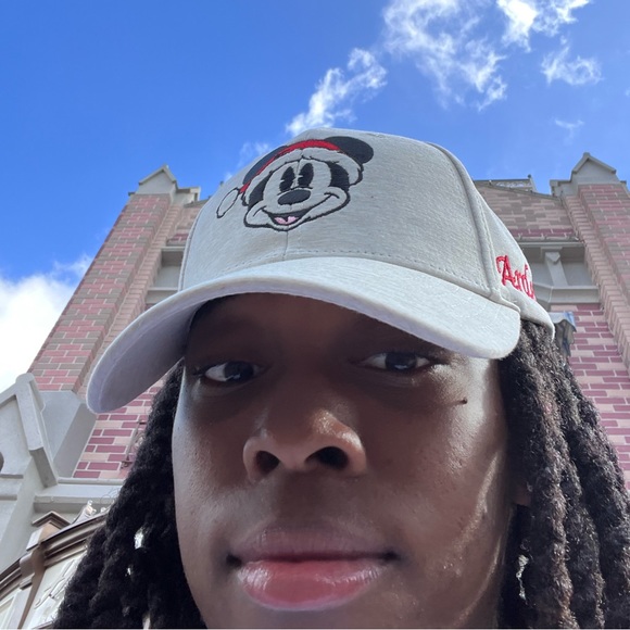 Profile Picture of Quinn Mitchell (@quinnerquinner) on Poshmark