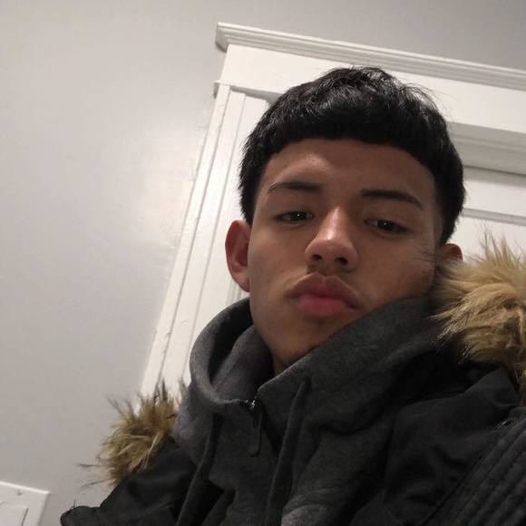 Profile Picture of Kelvin Ruiz (@gucci_kelvin) on Poshmark