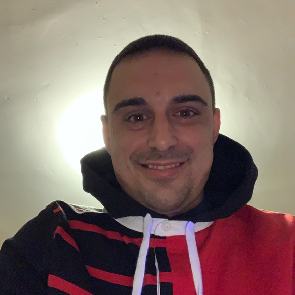 Profile Picture of Mike Dye (@mykidsheaven27) on Poshmark