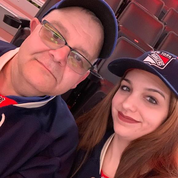 Anna Kuriger - Poshmark Profile Picture of Anna Kuriger (@annalindsay93) on Poshmark