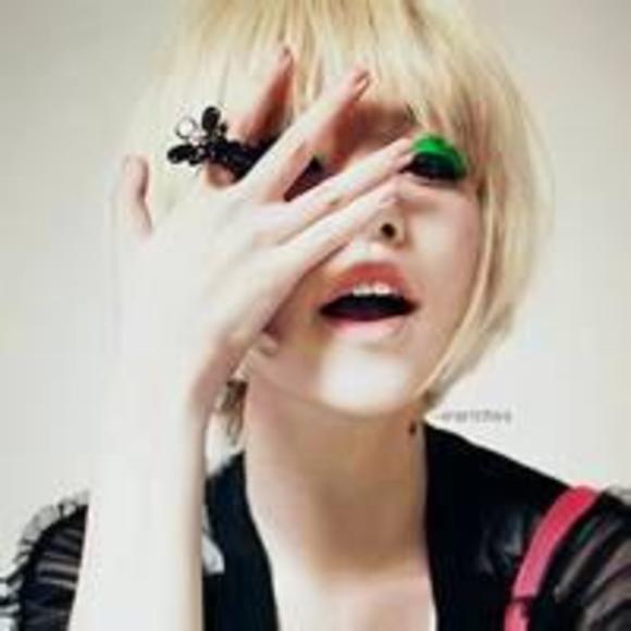 Profile Picture of Ariel Giles (@ariel_cj52yze) on Poshmark