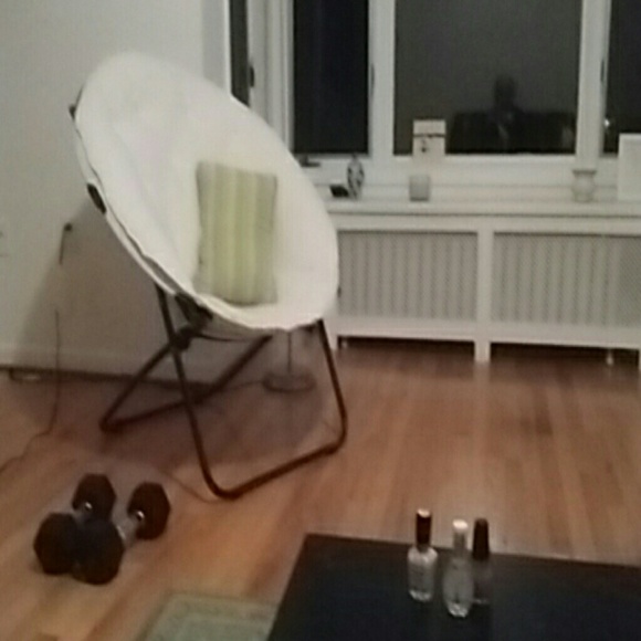 Profile Picture of Sarah Weinschenk (@oceancatflower) on Poshmark