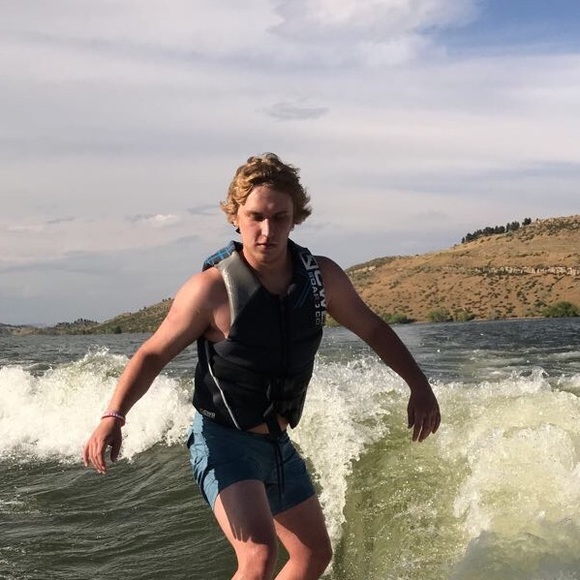 Profile Picture of Nathan Bergerson (@nathanbergerson) on Poshmark