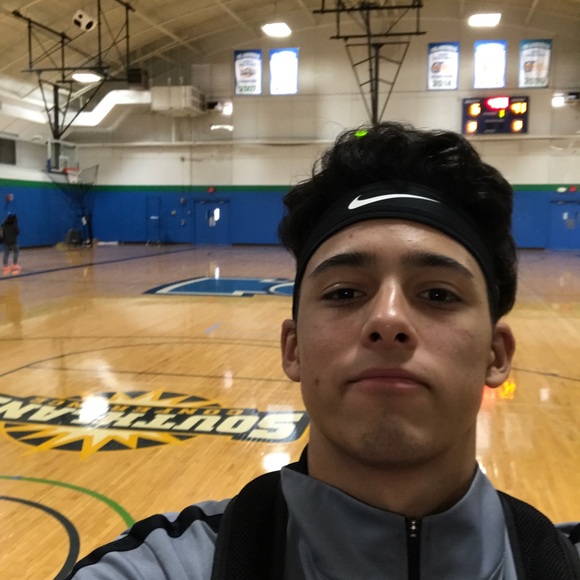 Profile Picture of Emilo Perez (@eperez32) on Poshmark