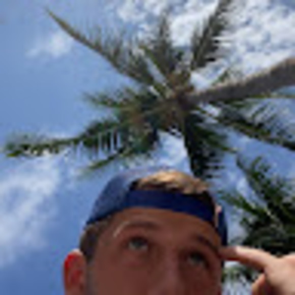 Tyler Hartner - Poshmark Profile Picture of Tyler Hartner (@tylerhartnerr) on Poshmark