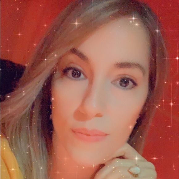 Profile Picture of Denisse Jimenez (@denissej9) on Poshmark