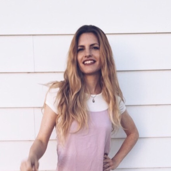 Profile Picture of Brianne Danter (@bdanter) on Poshmark