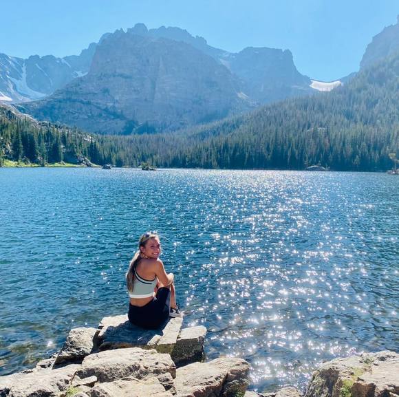 Profile Picture of Katelyn Zdanowicz (@kfzdanowicz2) on Poshmark