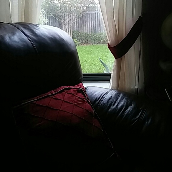 Profile Picture of Shanies Lino (@shanies2020) on Poshmark