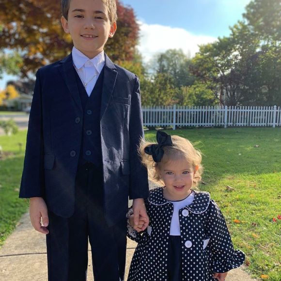 Profile Picture of Voula Kakaletris (@voulakakaletris) on Poshmark