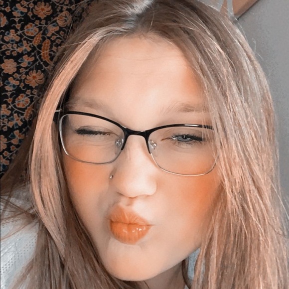 Profile Picture of Morgan Rene (@morganrene14) on Poshmark