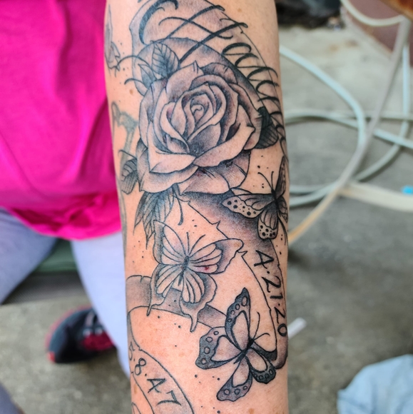 Profile Picture of Jenette Stobinski (@jennstar76) on Poshmark