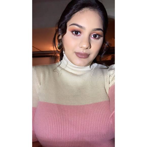 Profile Picture of Mabel Fernandez (@mabelfernand168) on Poshmark