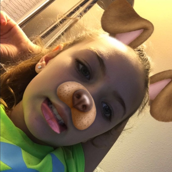 Profile Picture of Anna clare Richardson (@acr_legacy05) on Poshmark