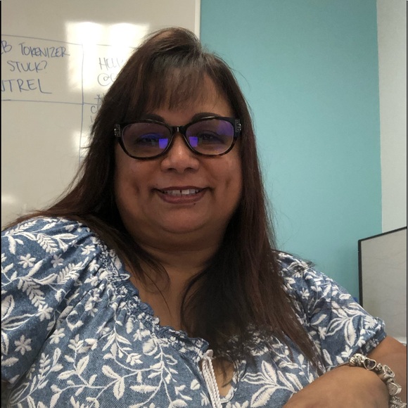 Profile Picture of Margo Samtiago (@margon3283) on Poshmark