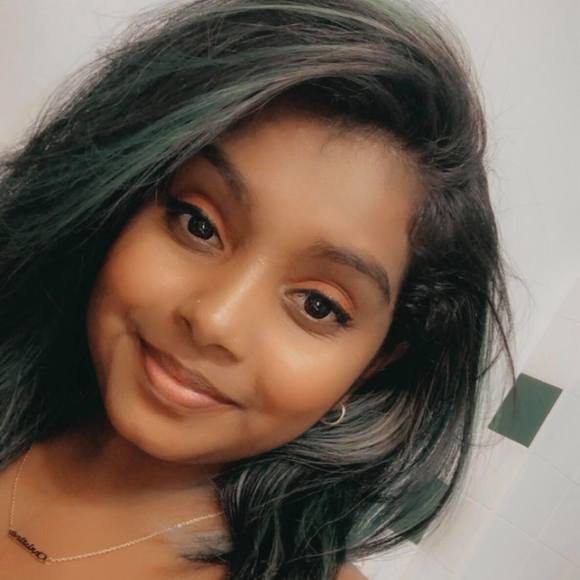 Profile Picture of Christina Persad (@christinap1123) on Poshmark