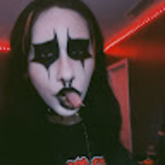 Profile Picture of Owen Perez (@owenperez100) on Poshmark