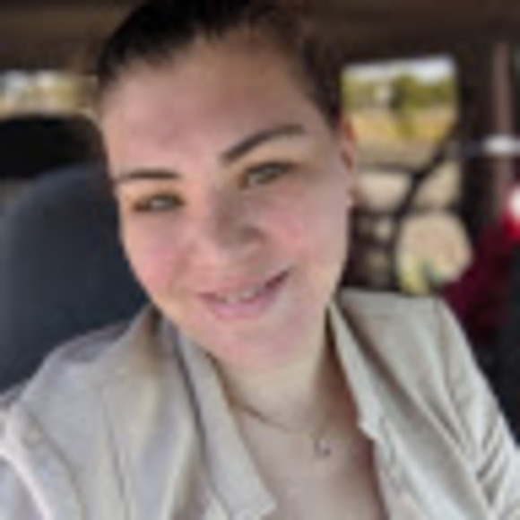Profile Picture of Raychelle Newhall (@buzylady2018) on Poshmark
