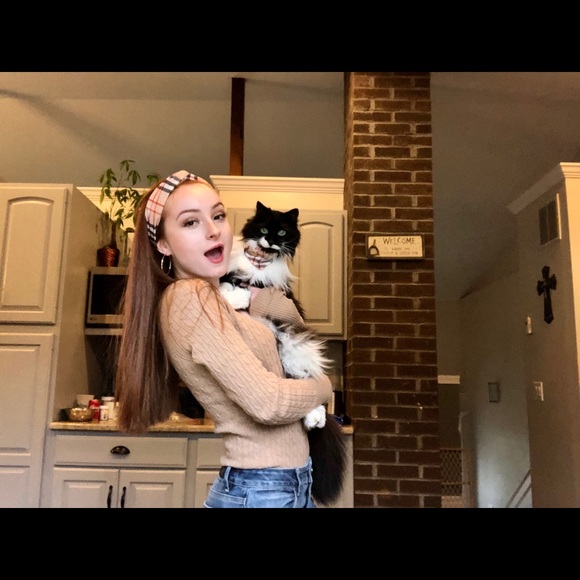 Profile Picture of Darcey Mcmahon (@dmcmahon02) on Poshmark